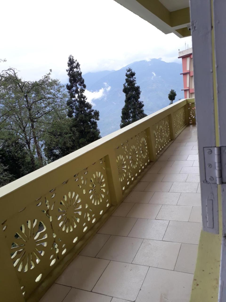 Hotel Kabur Pelling Exteriör bild